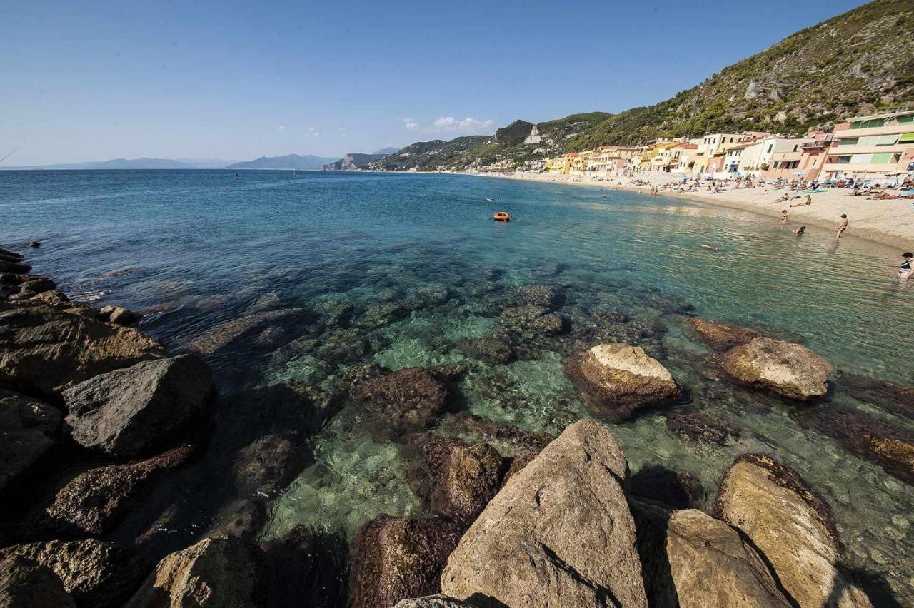 Fornaci 9 Rivieraholiday Пьетра-Лигуре Экстерьер фото