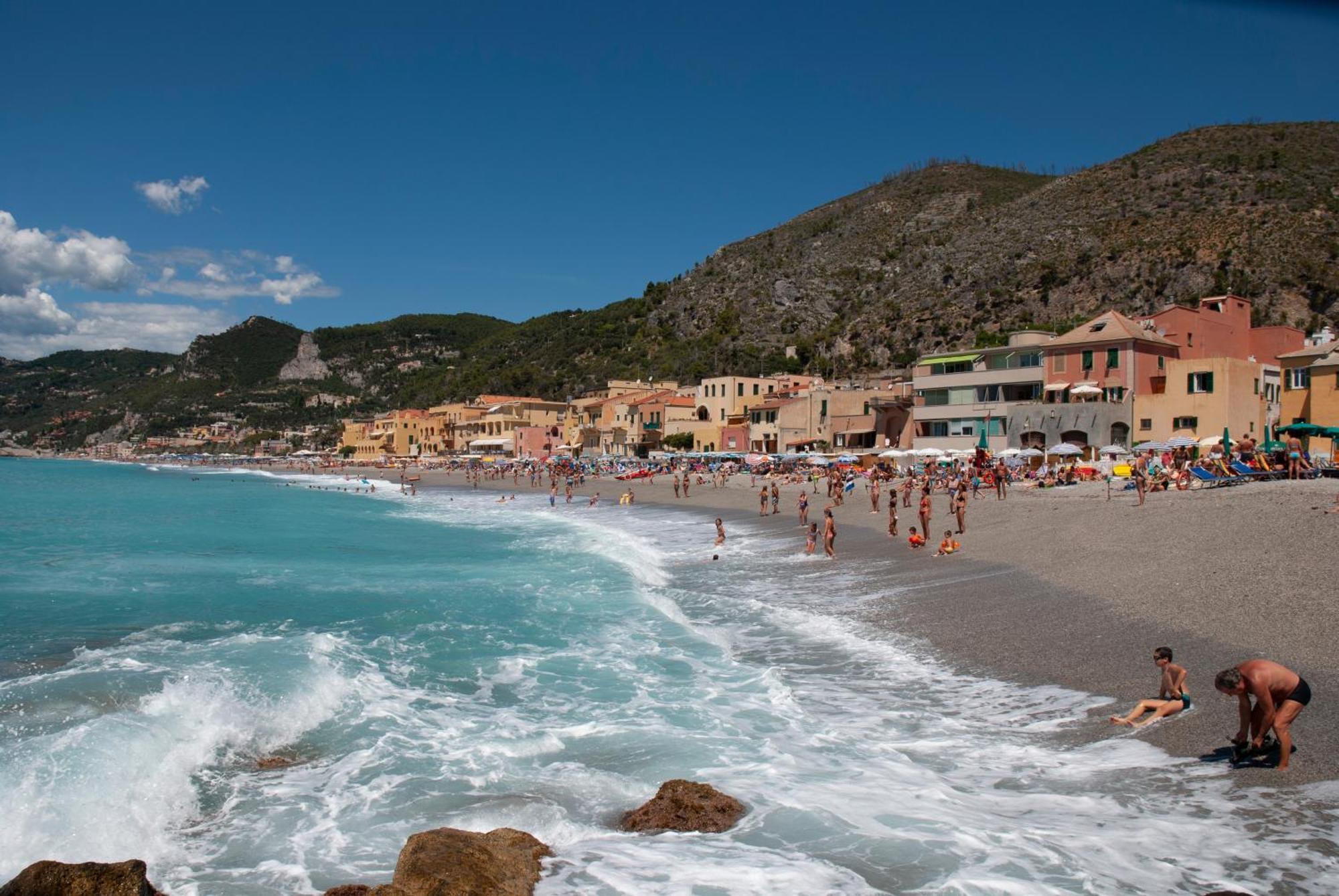 Fornaci 9 Rivieraholiday Пьетра-Лигуре Экстерьер фото