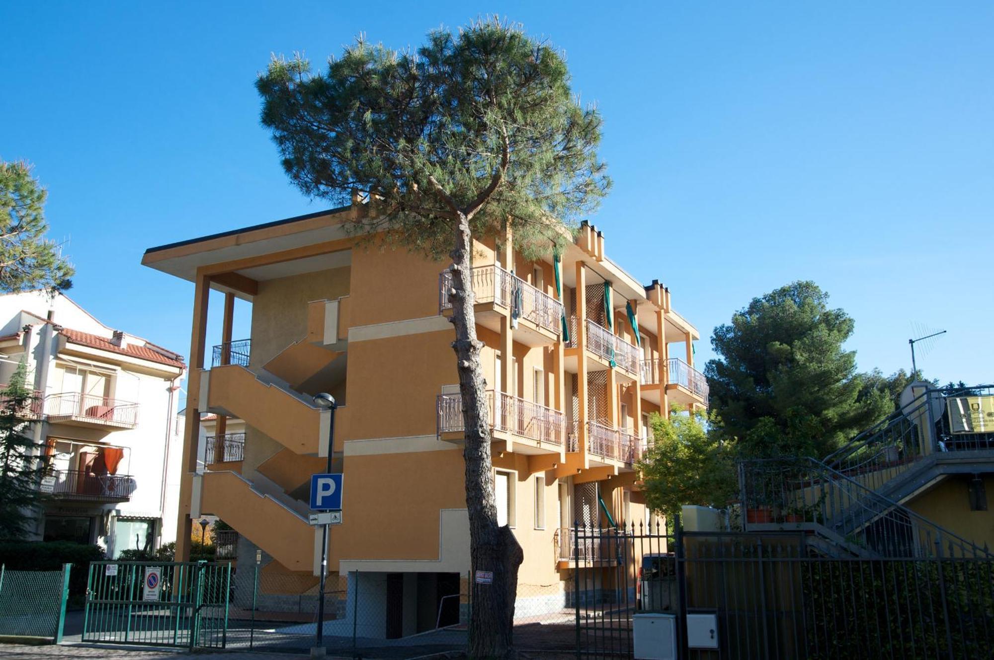 Fornaci 9 Rivieraholiday Пьетра-Лигуре Экстерьер фото