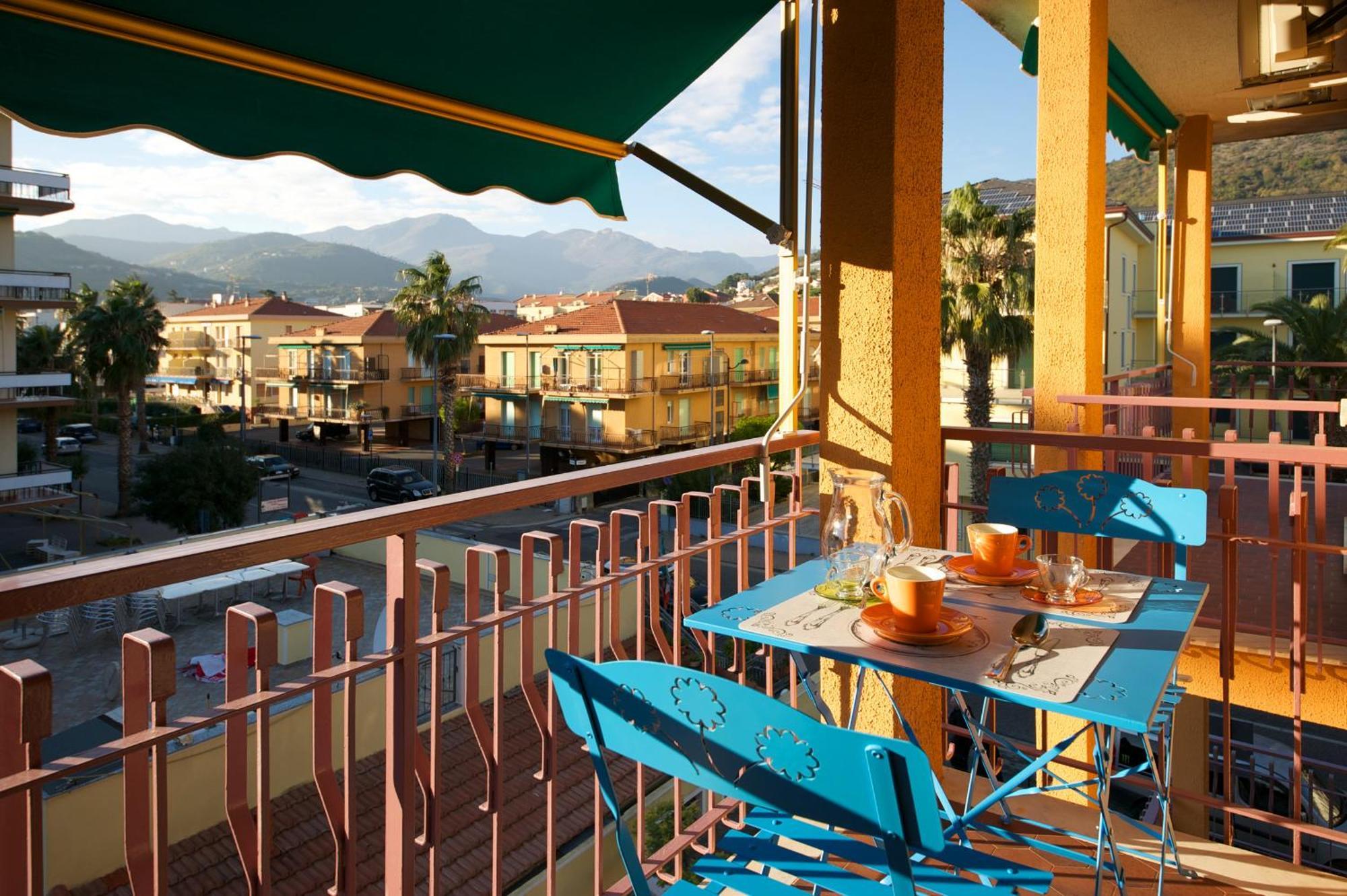 Fornaci 9 Rivieraholiday Пьетра-Лигуре Экстерьер фото